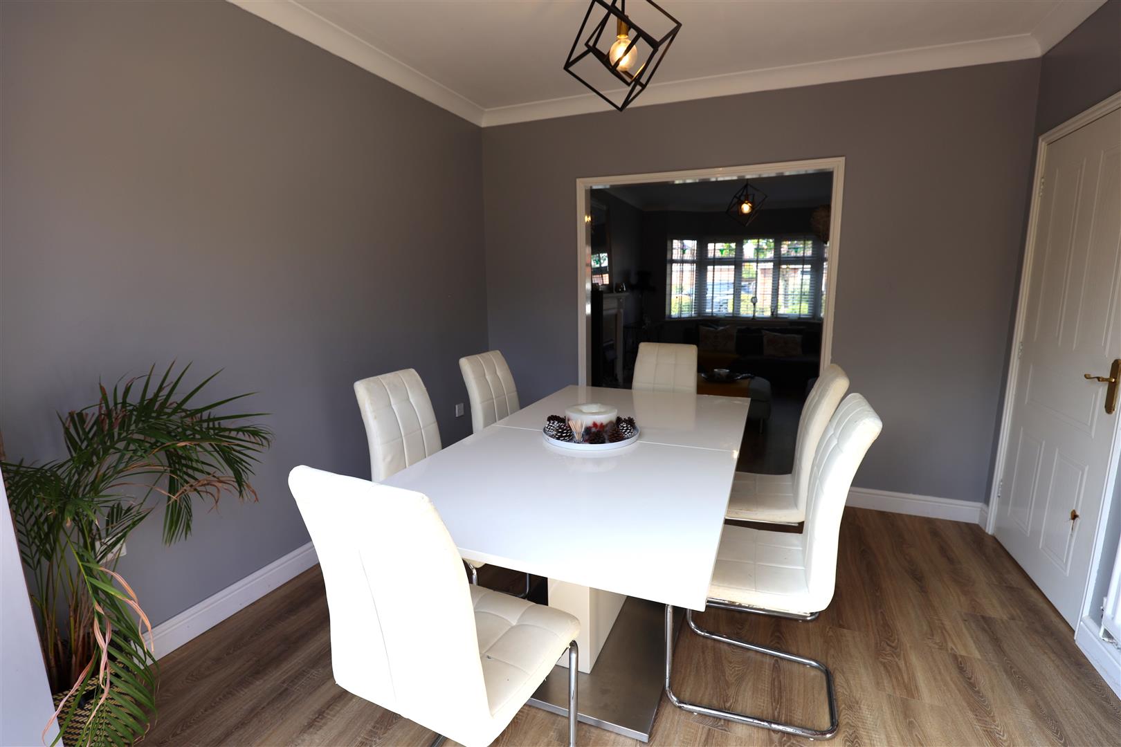9 Clos Brenin, Brynsadler, CF72 9GA